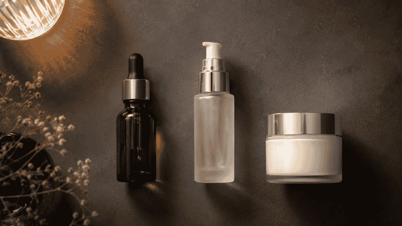 Retinol serum, hyaluronic acid and ceramide moisturiser in evening application sequence — how to use hyaluronic acid with retinol to reduce adjustment-phase dryness